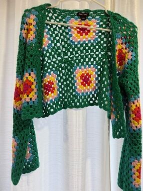 Boohoo Green Crochet Granny Square Cardigan with Multicolor Floral Squares